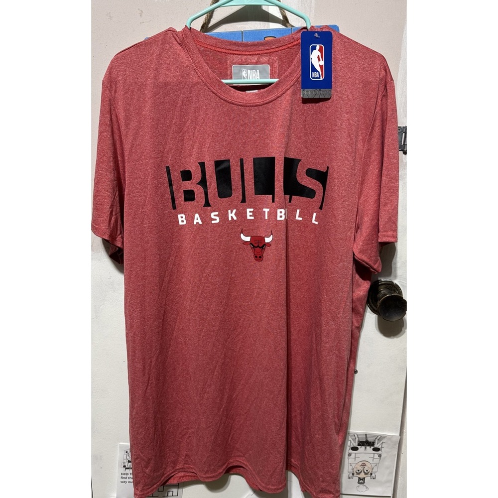 NBA Chicago Bulls Short Sleeve Drop Pass Performance T-Shirt ~ RED ~ XL ~ NWT